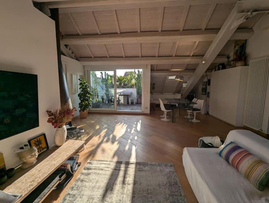 Apartment Superwhite Loft&terrace In Brera Mailand